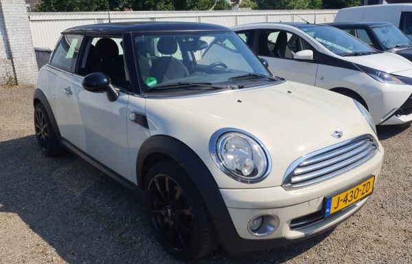 Mini 1.6 Cooper Airco LMV/Nette auto (bj 2007)